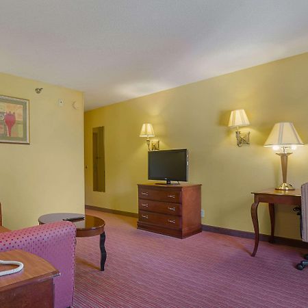 Surestay Plus Hotel By Best Western Durham Medical Center Экстерьер фото