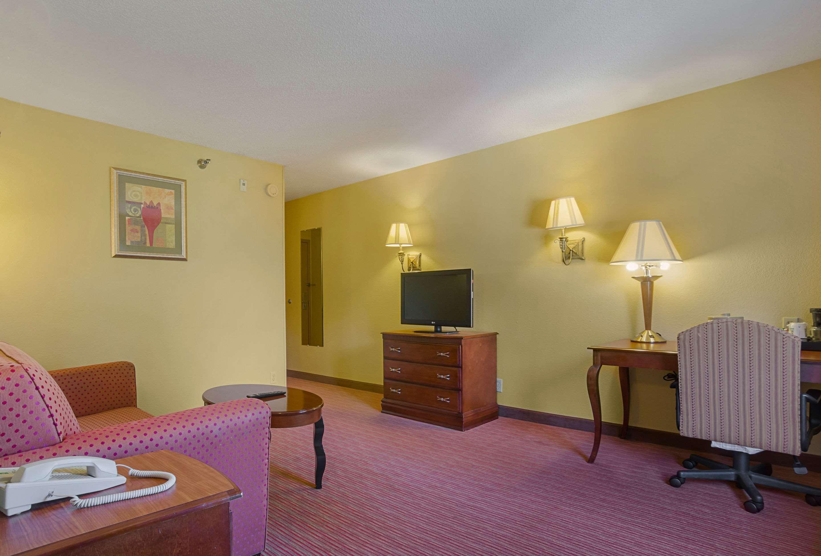Surestay Plus Hotel By Best Western Durham Medical Center Экстерьер фото